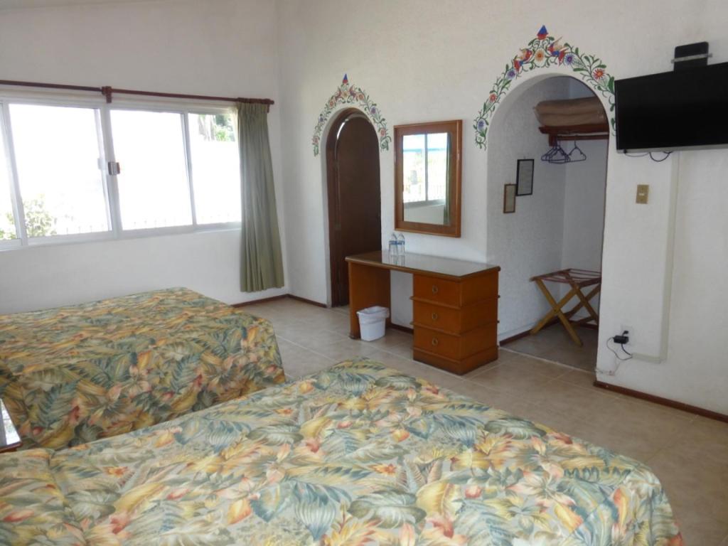 Hotel Bajo El Volcan Куэрнавака Экстерьер фото