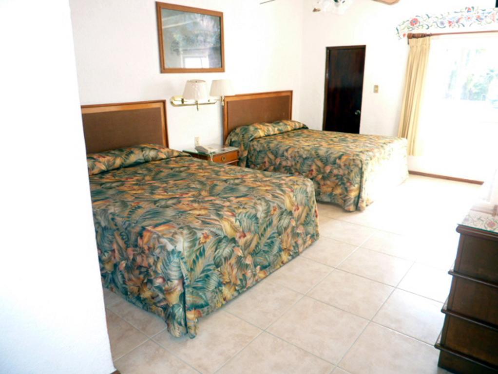 Hotel Bajo El Volcan Куэрнавака Экстерьер фото