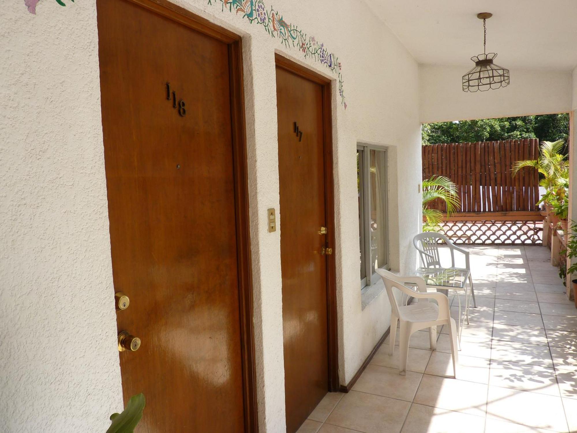 Hotel Bajo El Volcan Куэрнавака Экстерьер фото